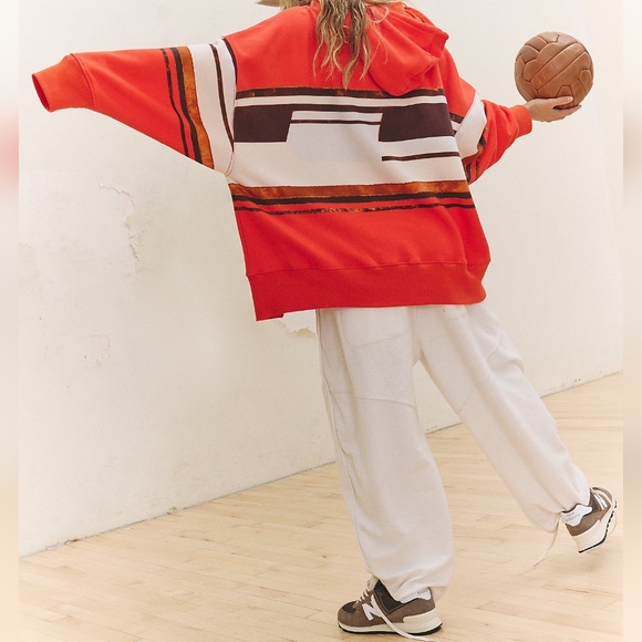 FP Movement Sprint To The Finish Logo Hoodie/Pomegranate - Picture 3 of 16